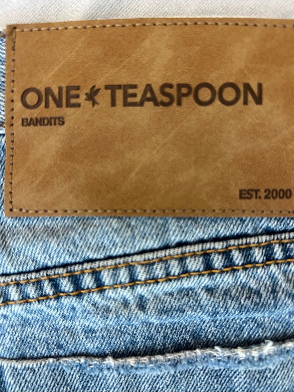 One Teaspoon Bandits Shorts Size 31 Button Fly Distressed Mid Wash Cuffed NWT - Picture 4 of 7
